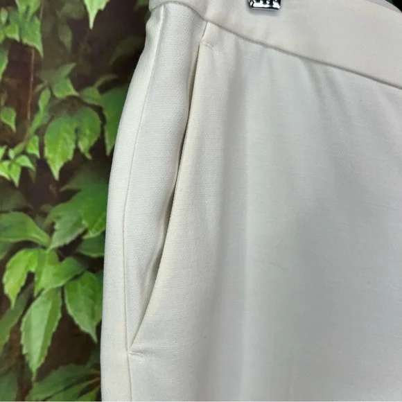 NWT VINCE. Ivory Cargo Capri Wool Pants, 0